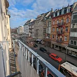 Schoenes Mitten In Der Stadt Iii *